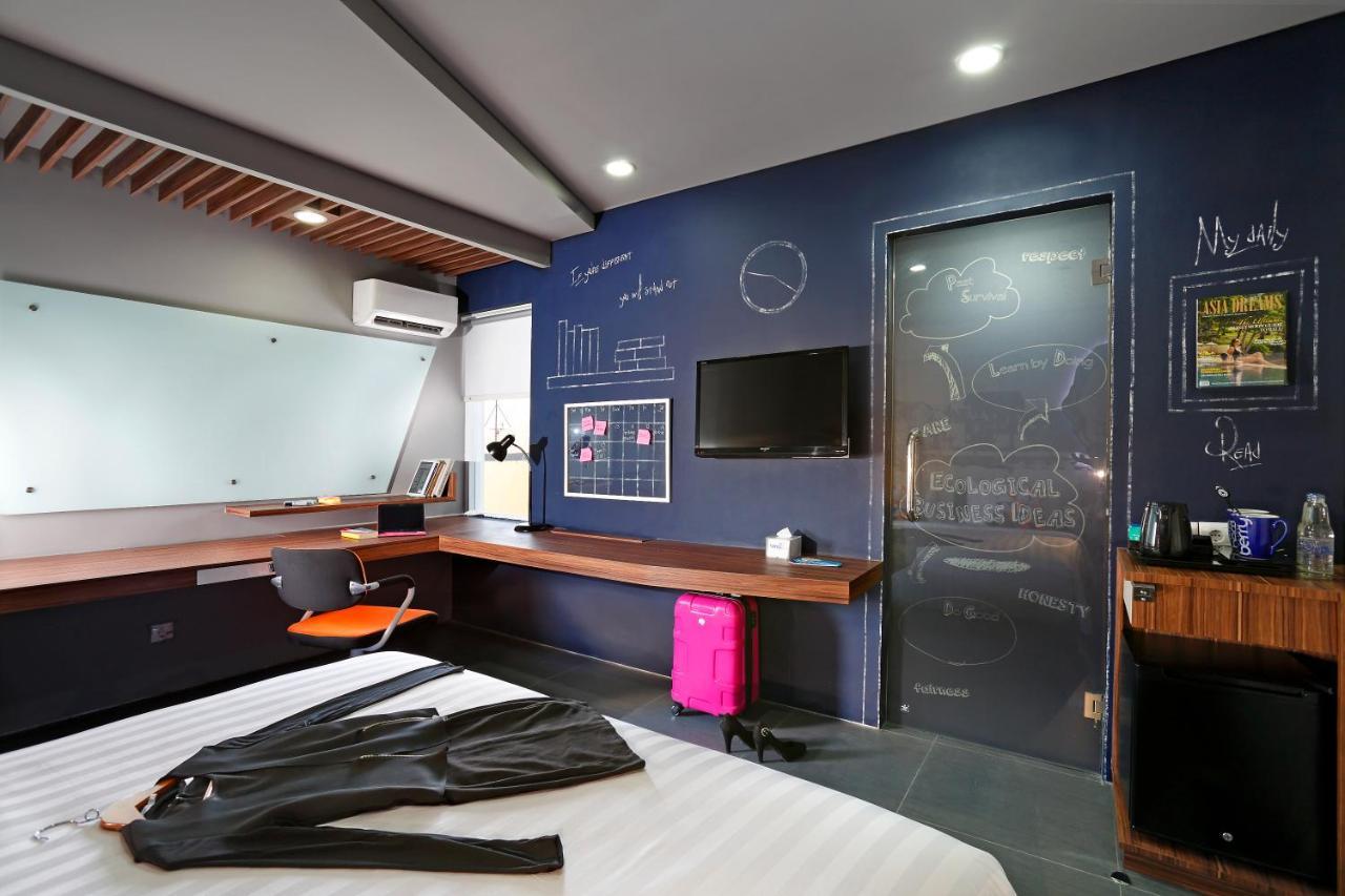 Berry Biz Hotel Sunset Road Seminyak  Luaran gambar