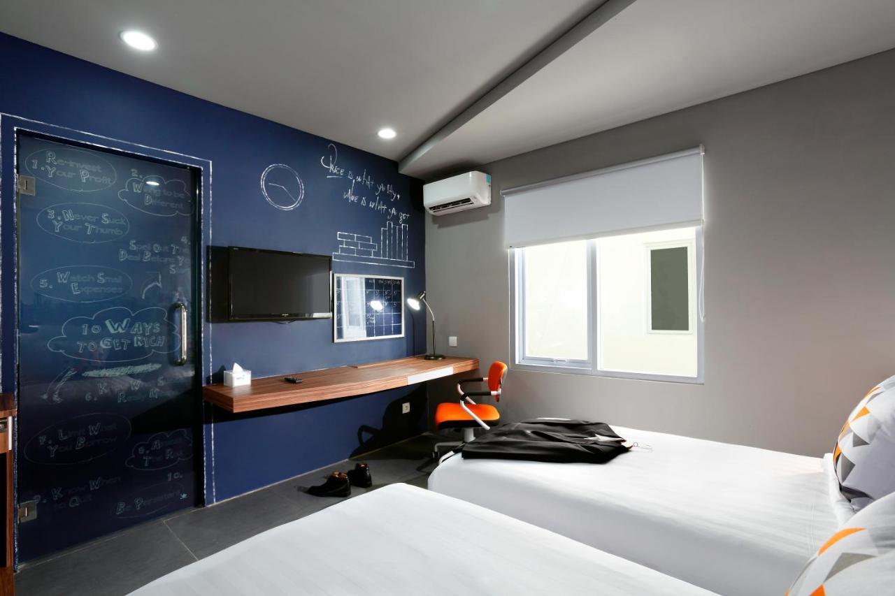 Berry Biz Hotel Sunset Road Seminyak  Luaran gambar