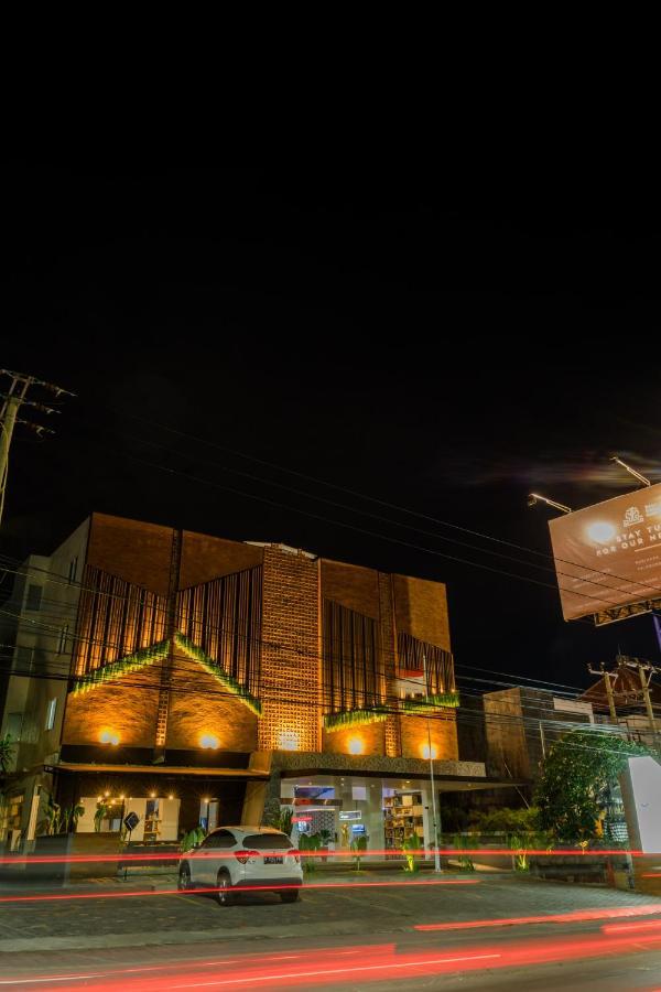 Berry Biz Hotel Sunset Road Seminyak  Luaran gambar
